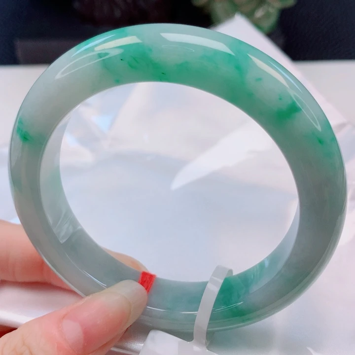 翡翠未镶嵌手镯57圈