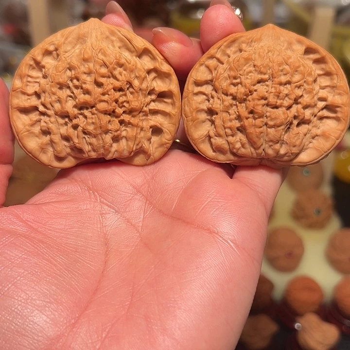 桃核把件M**白精品核桃