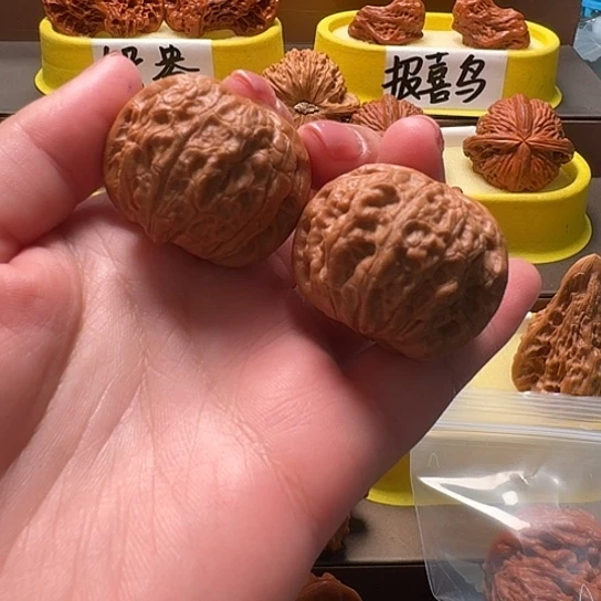 吊坠文玩核桃血麒麟狮子头