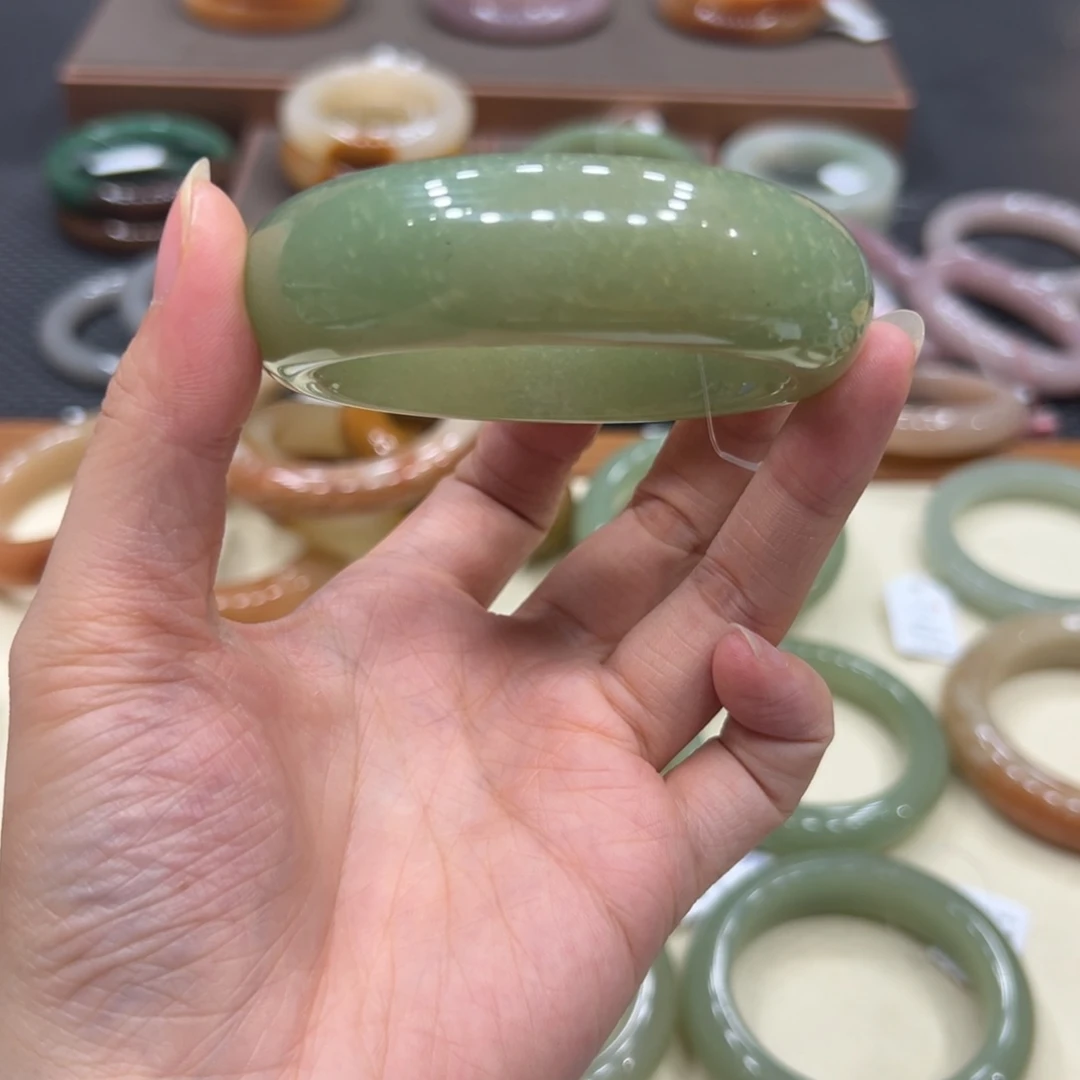 石英质玉手镯未镶嵌油*饼