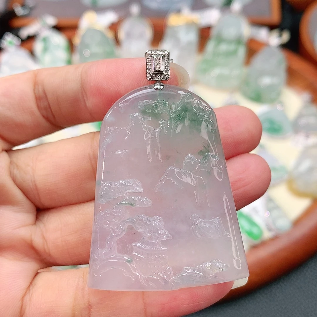 颈饰18K金镶嵌翡翠山水牌