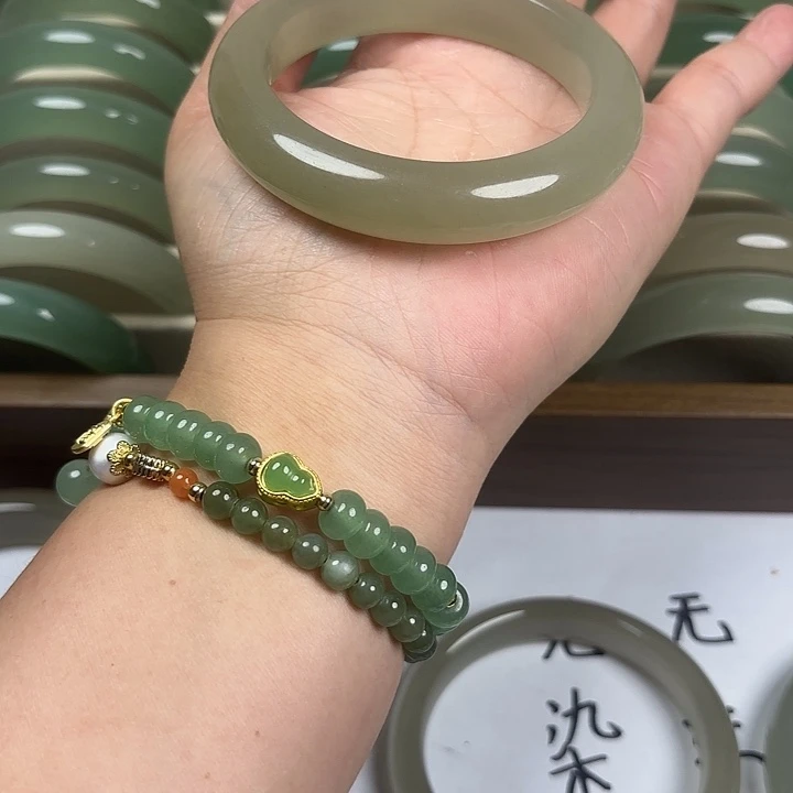 石英质玉未镶嵌手镯