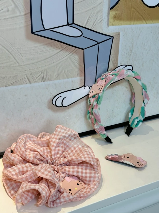 2364粉色大脸春日KT发箍发圈掰掰夹