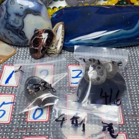 未镶嵌玛瑙/玉髓珠宝奇石千*?