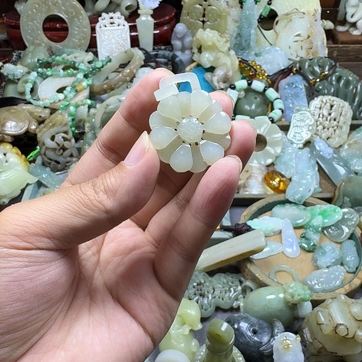 花***夏和田玉未镶嵌挂件