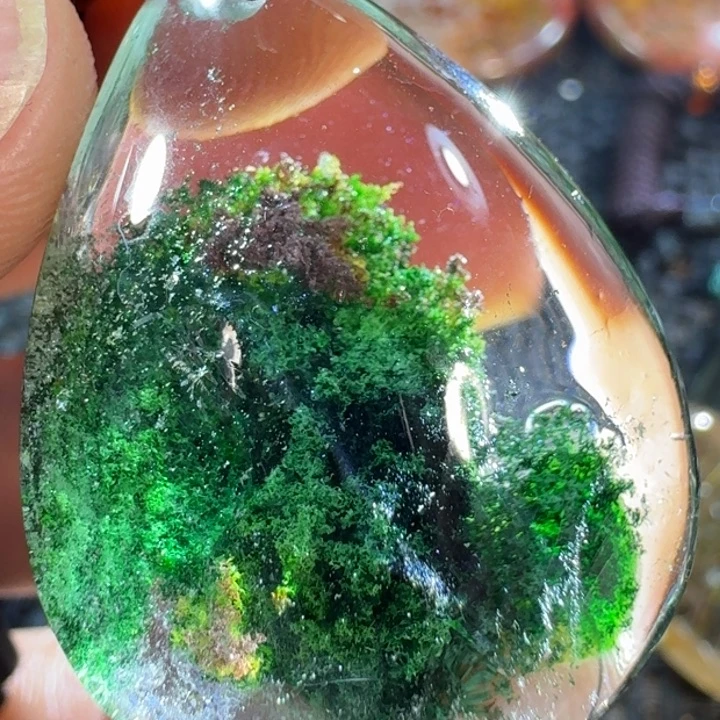 水晶颈饰未镶嵌红****师