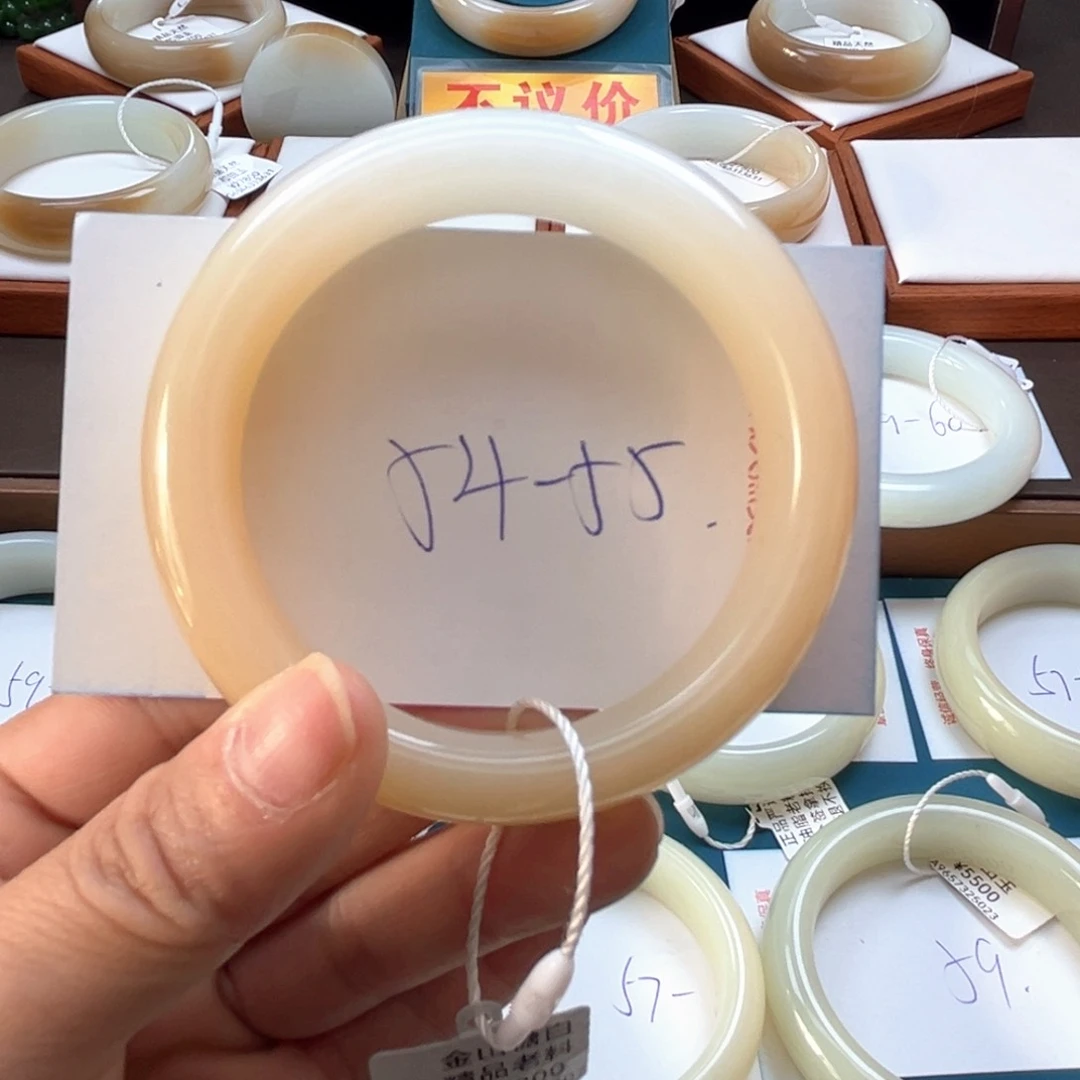 未镶嵌手镯和田玉