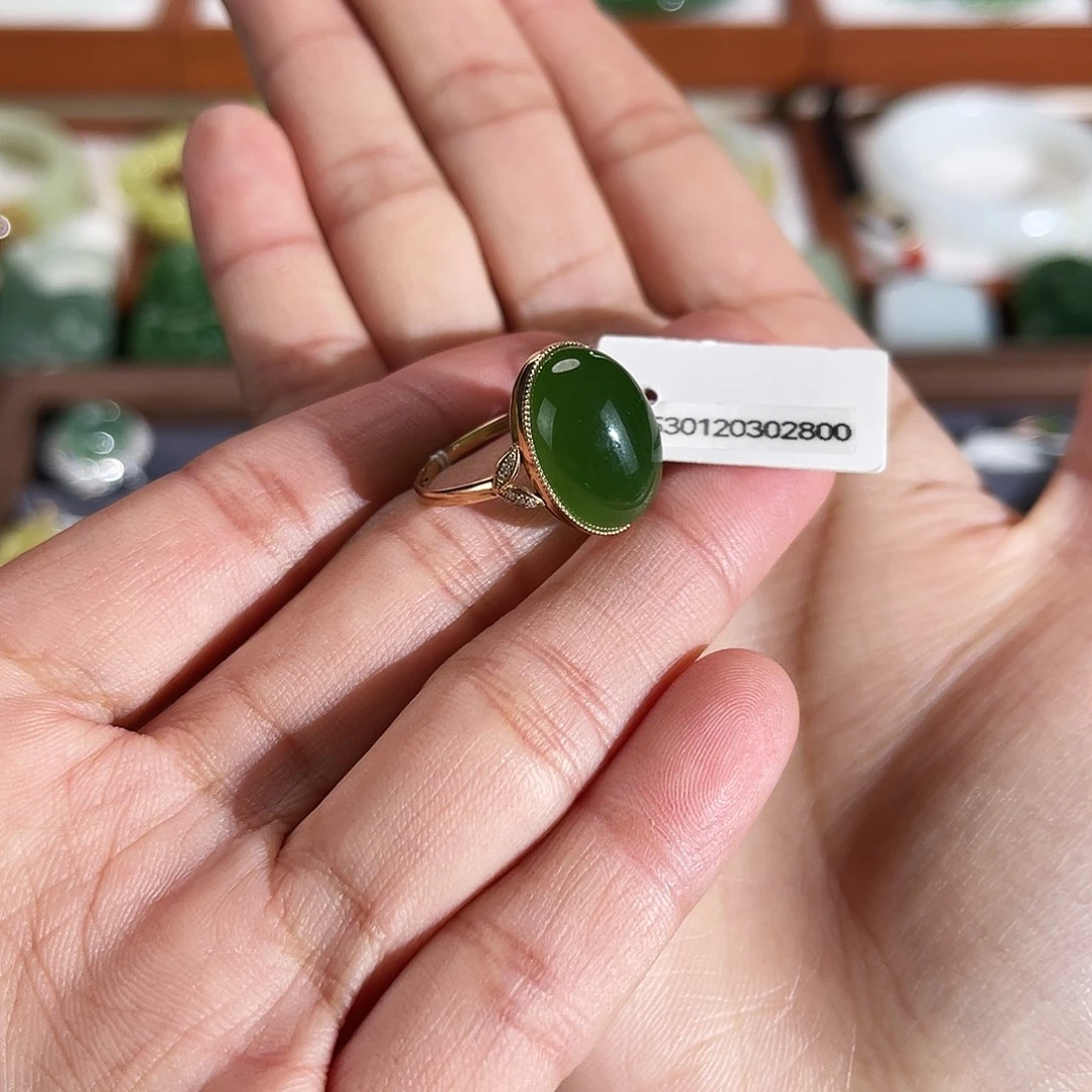 和田玉18K金镶嵌戒指