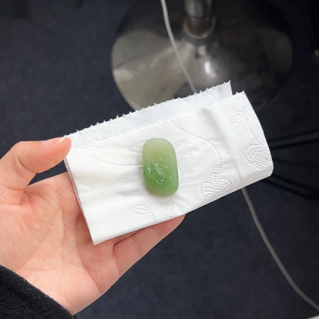 和田玉未镶嵌吊坠(不含链)翠青花牌