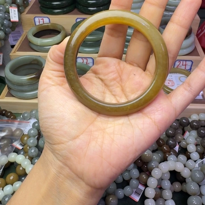 *****和田玉（糖玉）未镶嵌手镯