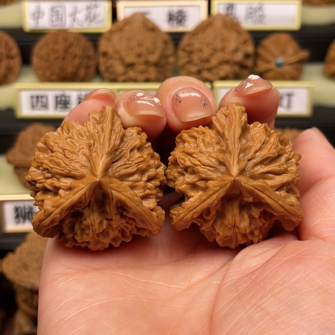 【闪购商品】文玩核桃吊坠三棱