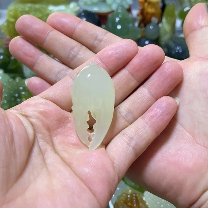 【闪购商品】未镶嵌蛇纹石玉挂件