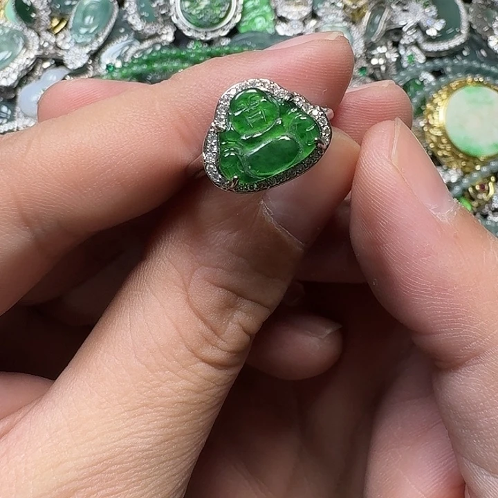 翡翠未镶嵌颈饰天然A货翡翠放漏