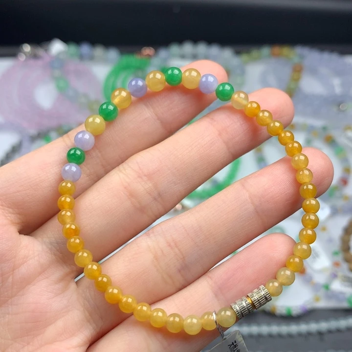 毛衣链未镶嵌翡翠是
