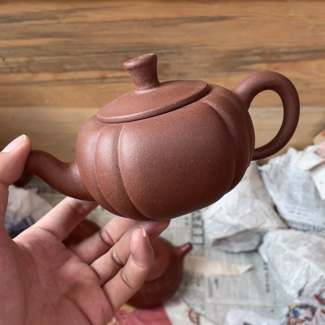 茶壶紫砂老厂紫砂壶一件。