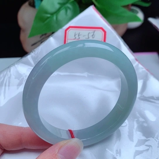 翡翠手镯未镶嵌     正圈55-56