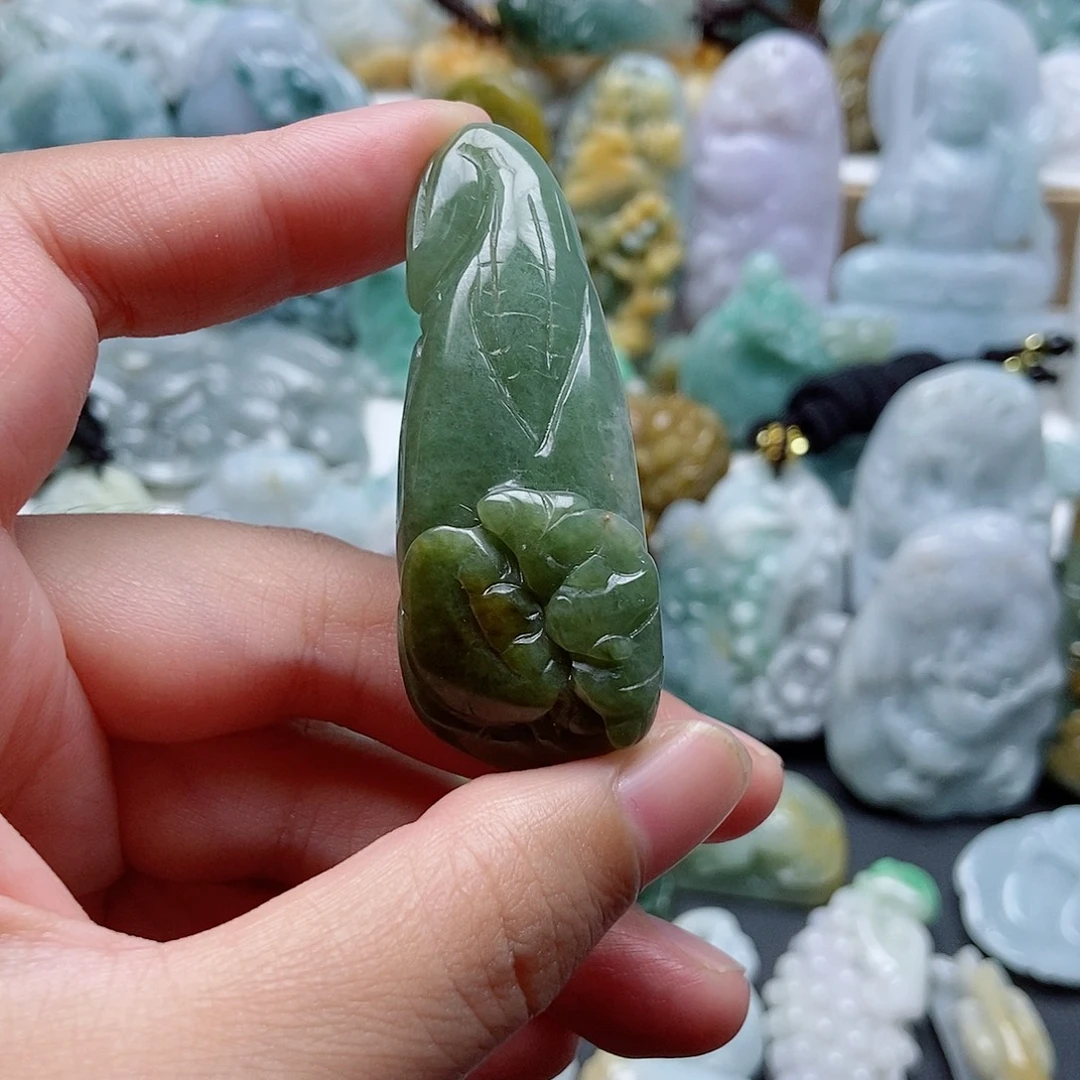 翡翠未镶嵌颈饰翡翠
