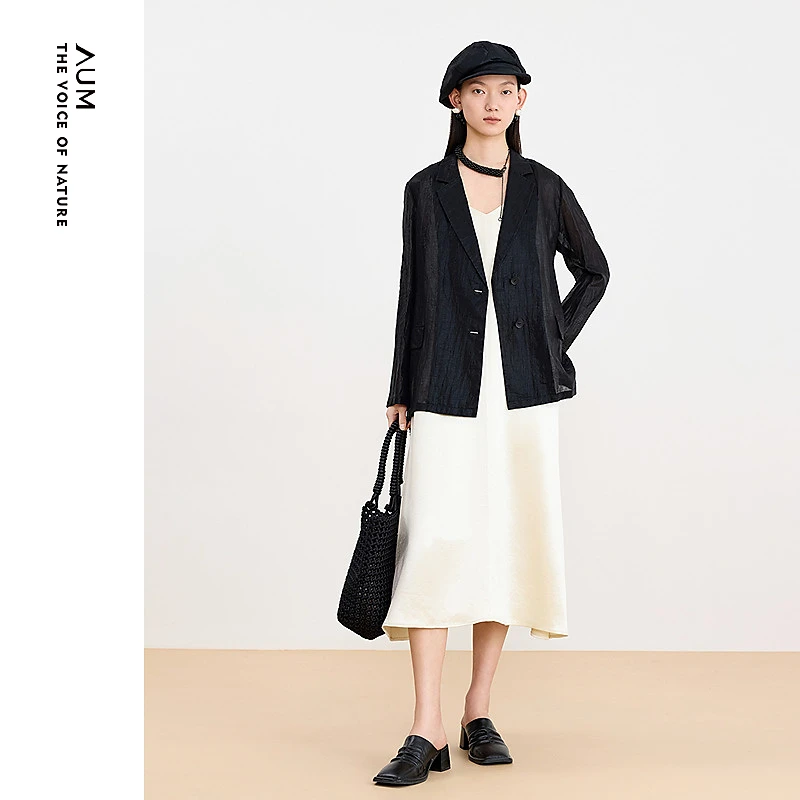 AUM噢姆夏季气质休闲西服黑色长袖时尚显瘦西装M1EG23283