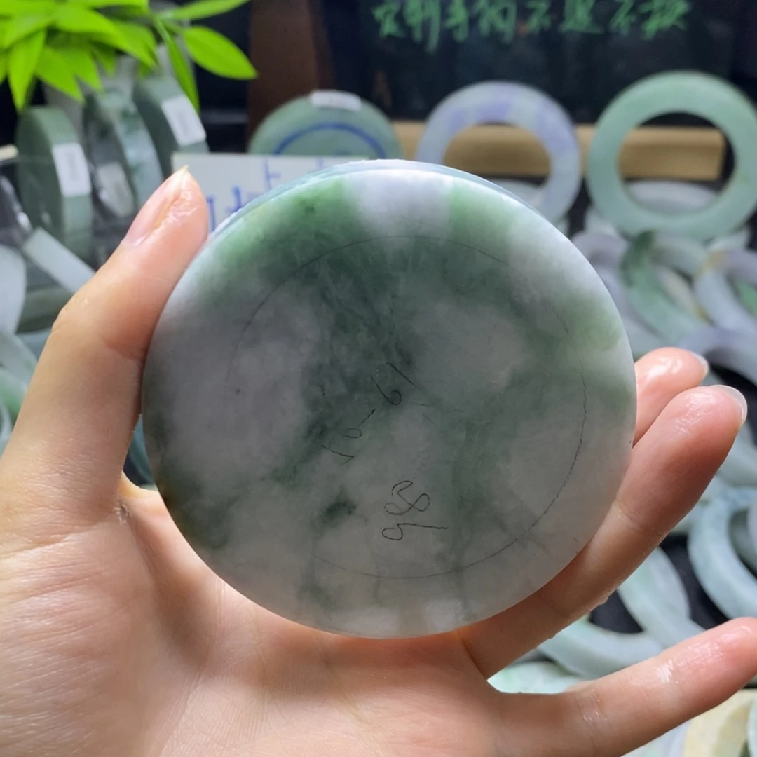 涵***雪未镶嵌手镯定制翡翠