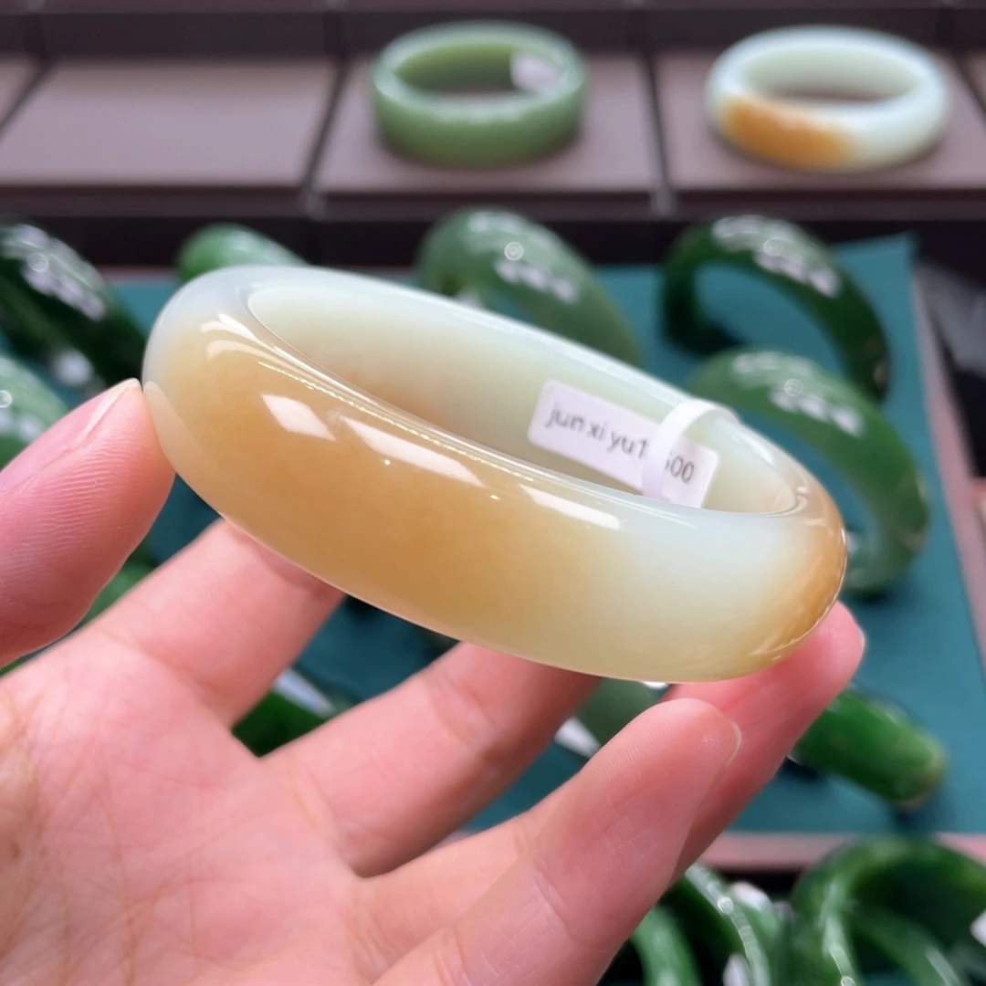 和田玉（糖玉）未镶嵌手镯5657