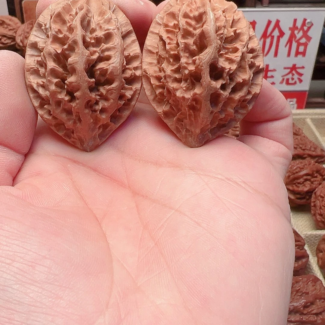 把件文玩核桃血龙骨