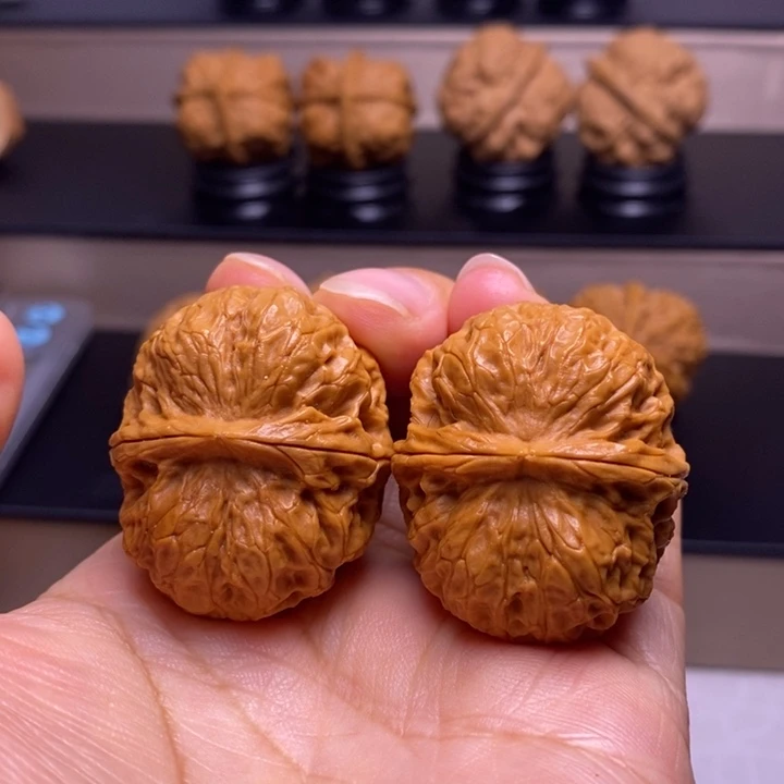 文玩核桃把件玲珑绣球25