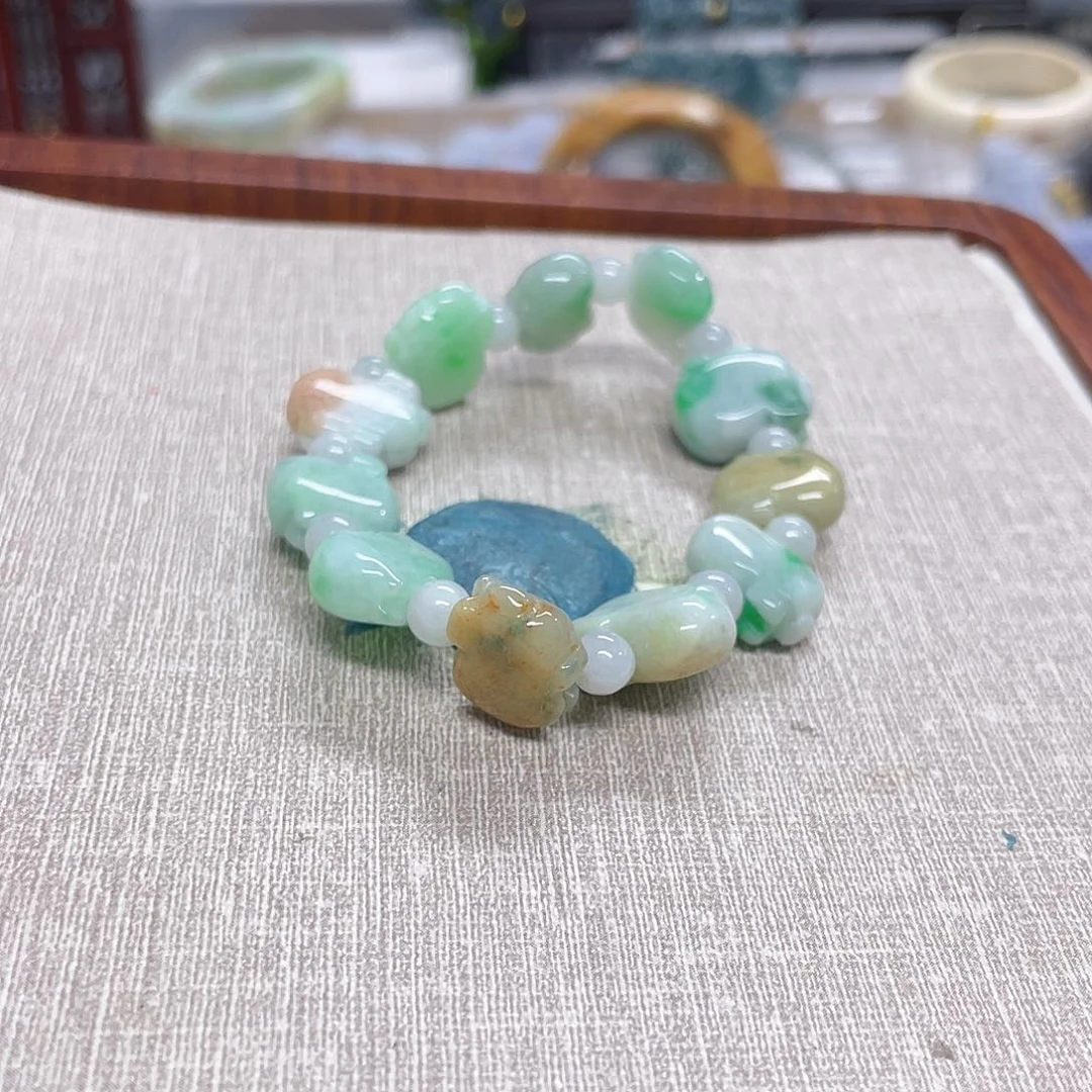 翡翠未镶嵌颈饰手串