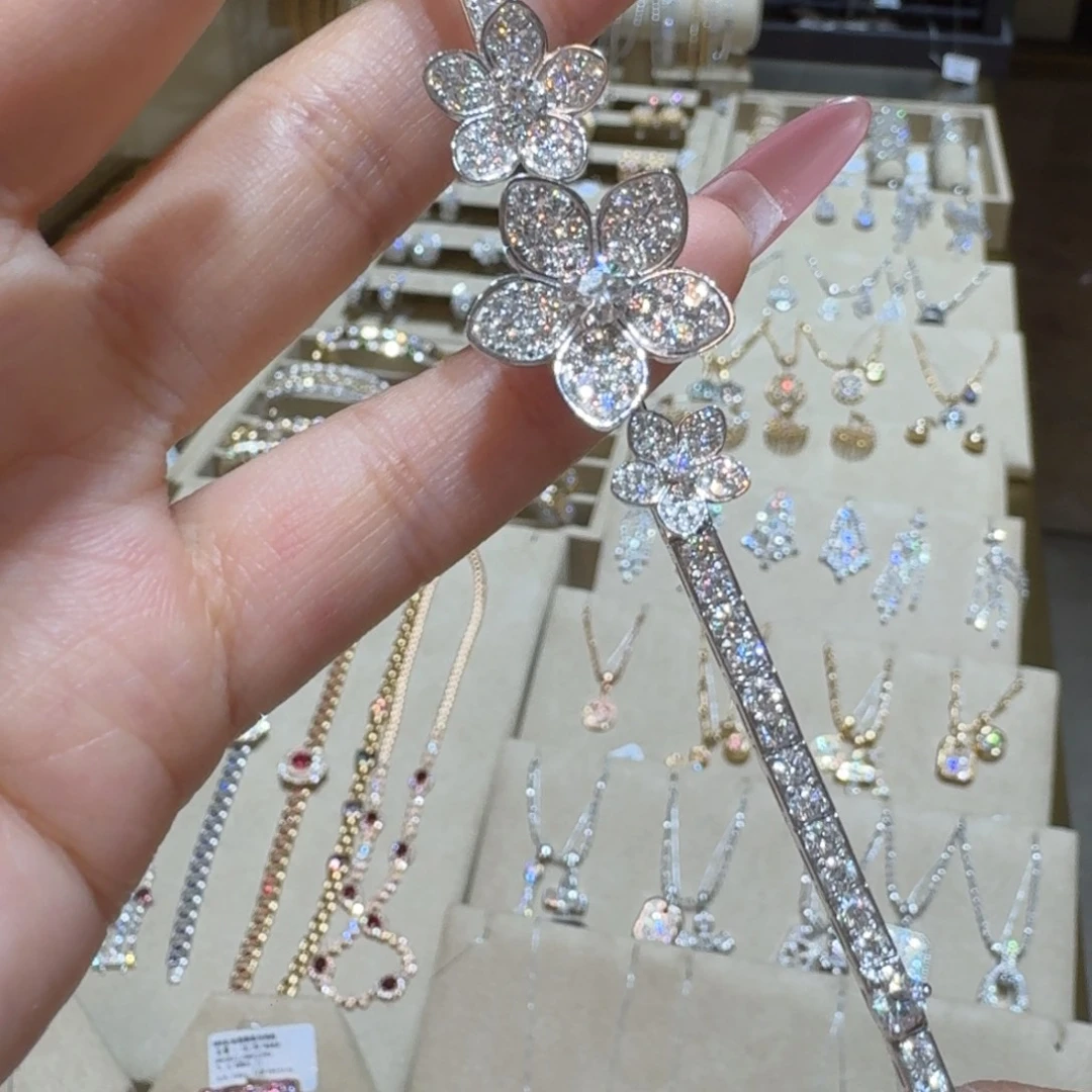 18K金镶嵌手链钻石