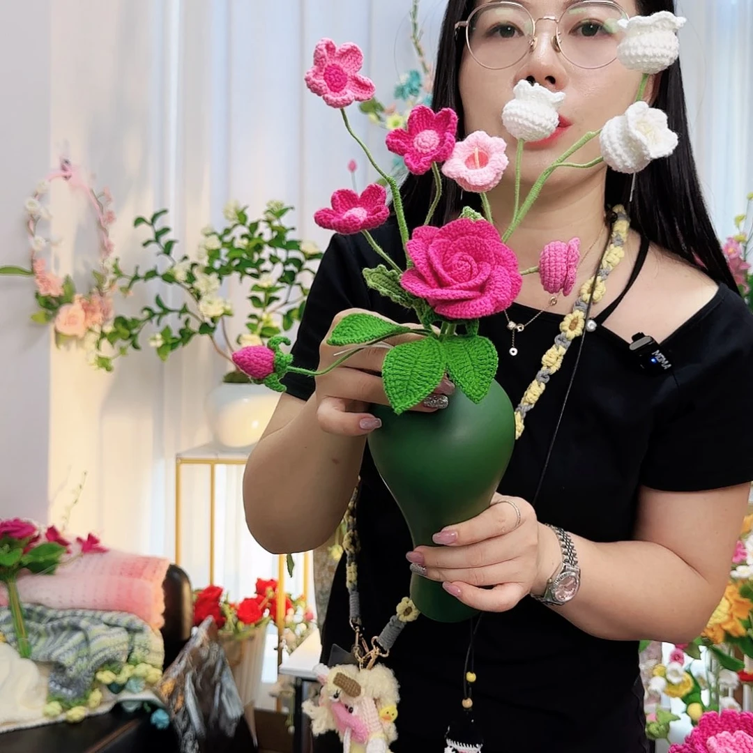 手工钩织花束送给