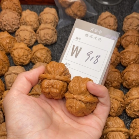 吊坠桃核我是第一百36
