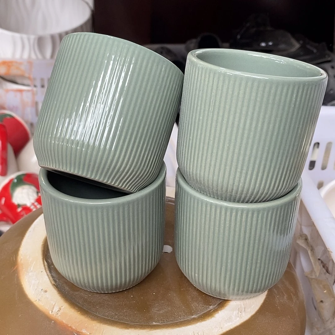 杯子陶盆有孔 瑕疵介意勿拍