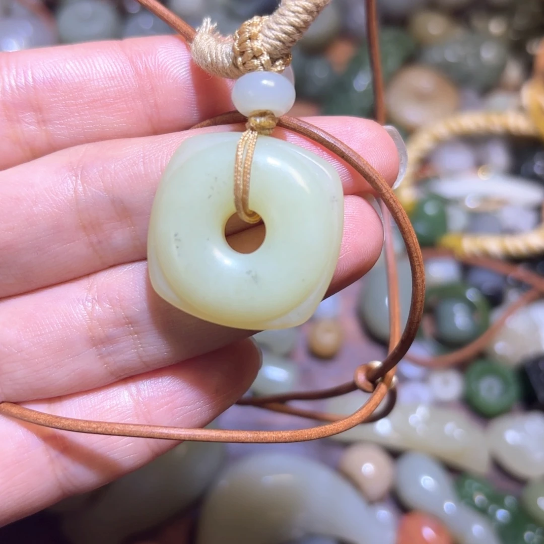 未镶嵌和田玉珠宝半成品