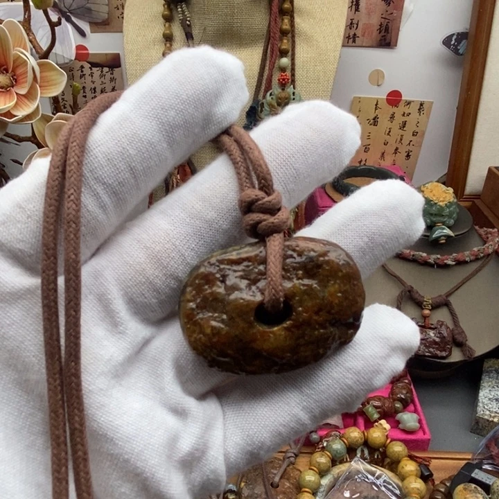 未镶嵌岫岩河磨玉（透闪石质玉）挂件禾