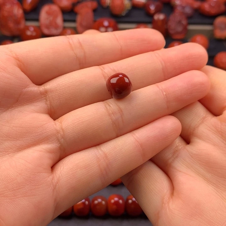 南红玛瑙未镶嵌牛血红老型单珠10MM微瑕