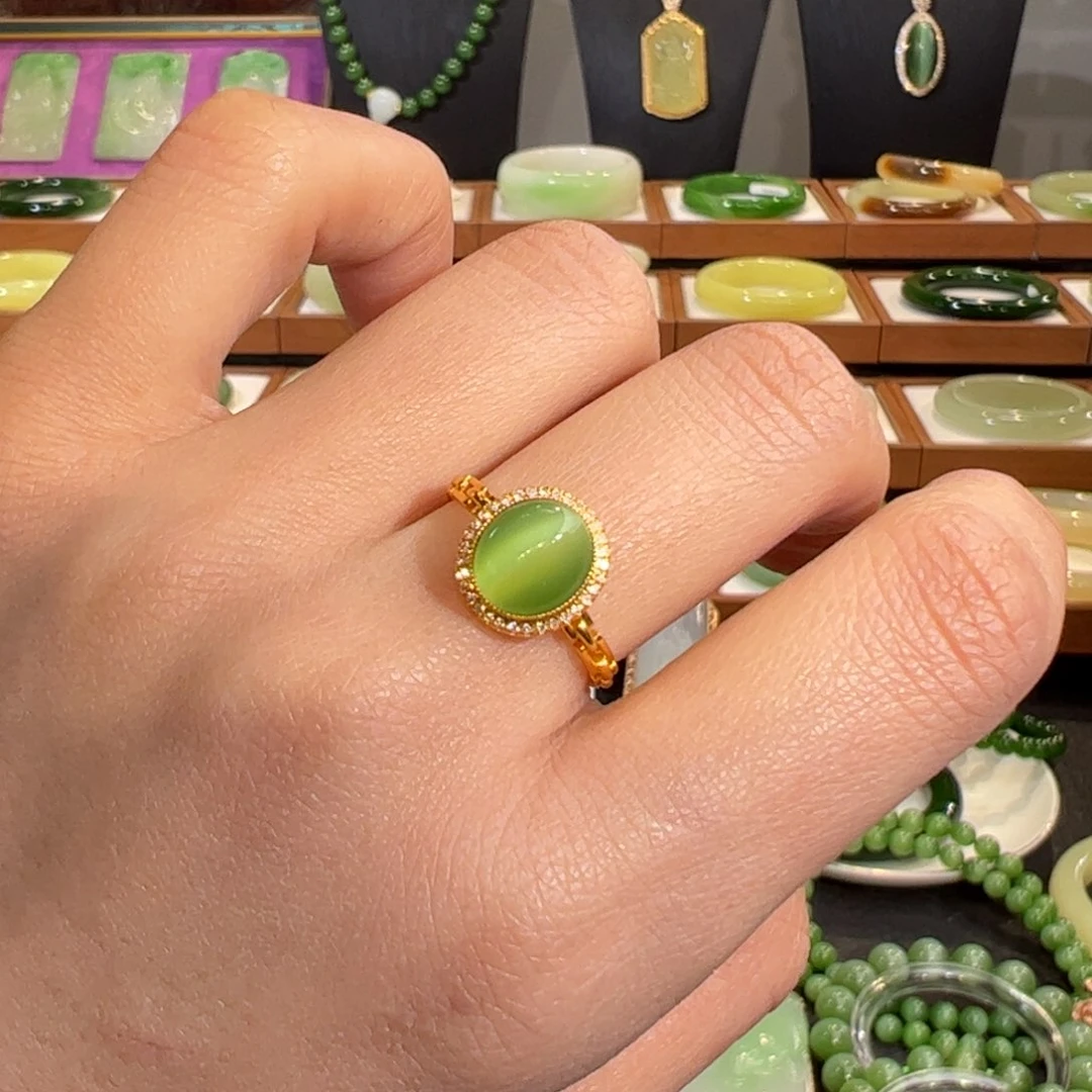 和田玉戒指18K金镶嵌猫眼