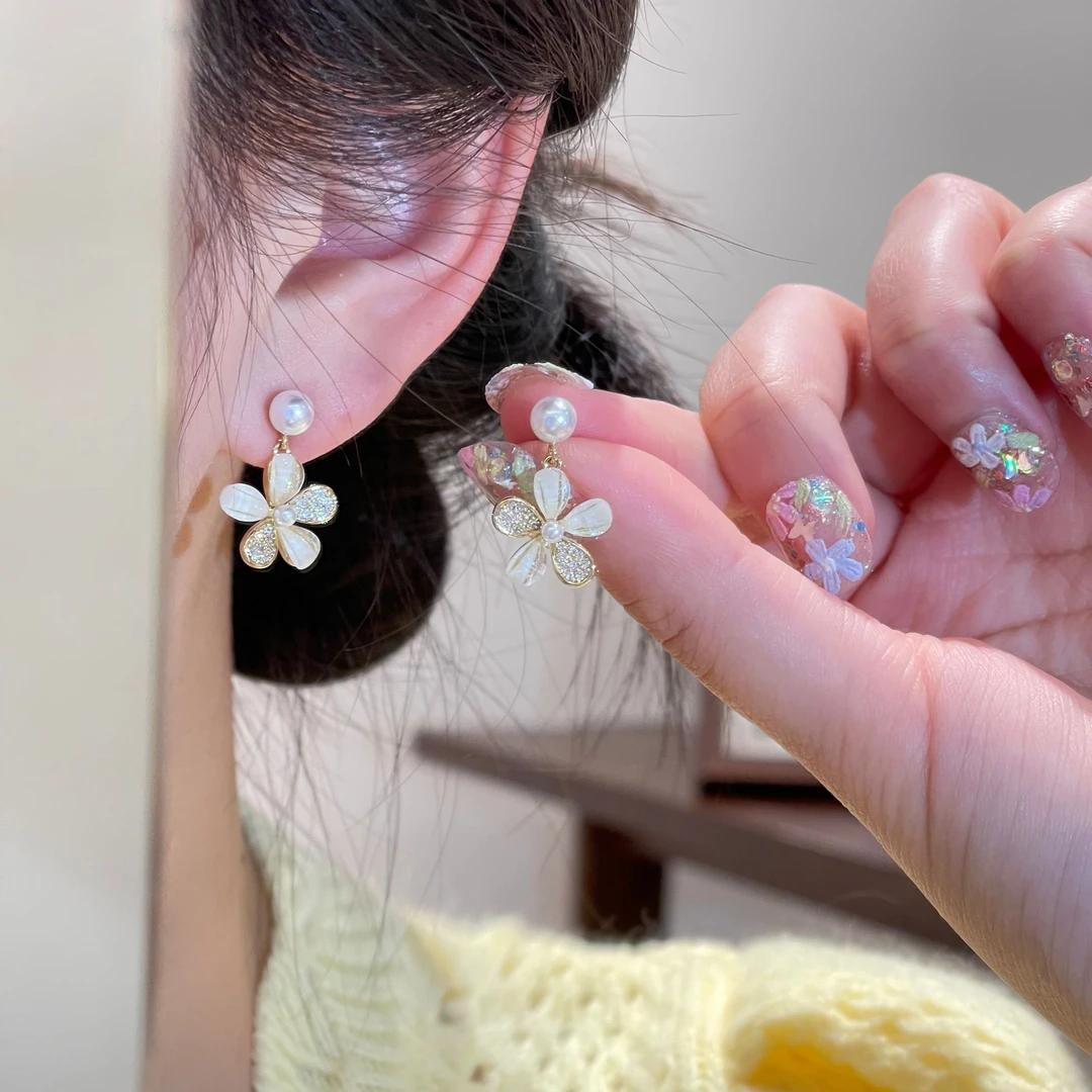气质清新花朵精致百搭小众设计高级感珍珠耳饰R2627