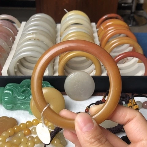 石英质玉未镶嵌手链