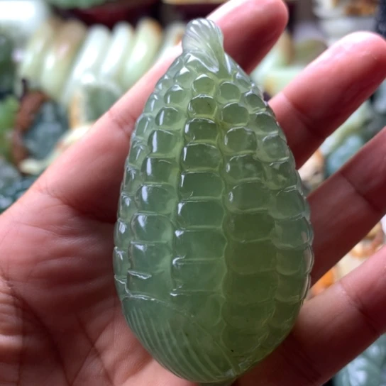 哇***塞未镶嵌蛇纹石玉岫玉手把件