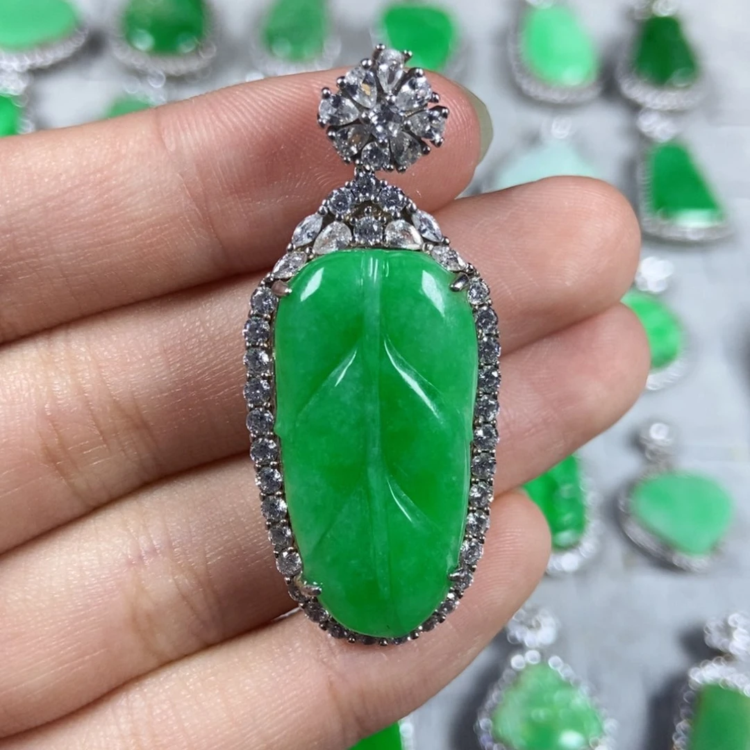 颈饰未镶嵌翡翠叶子