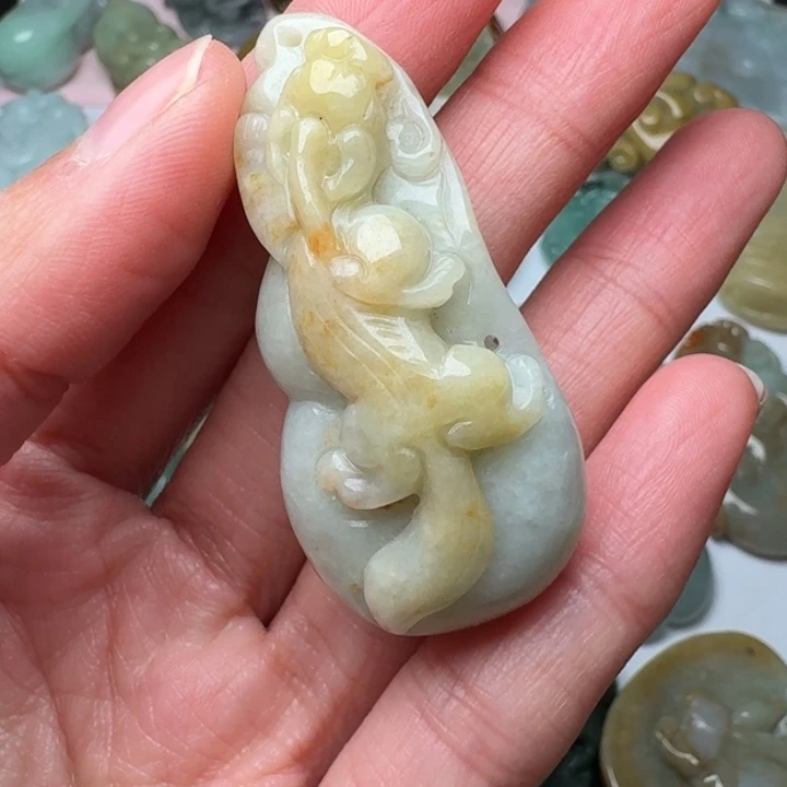 翡翠未镶嵌颈饰葫芦