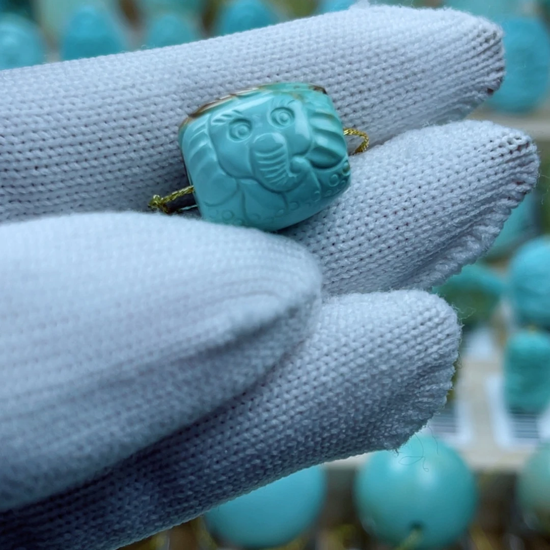 绿松石未镶嵌珠宝奇石