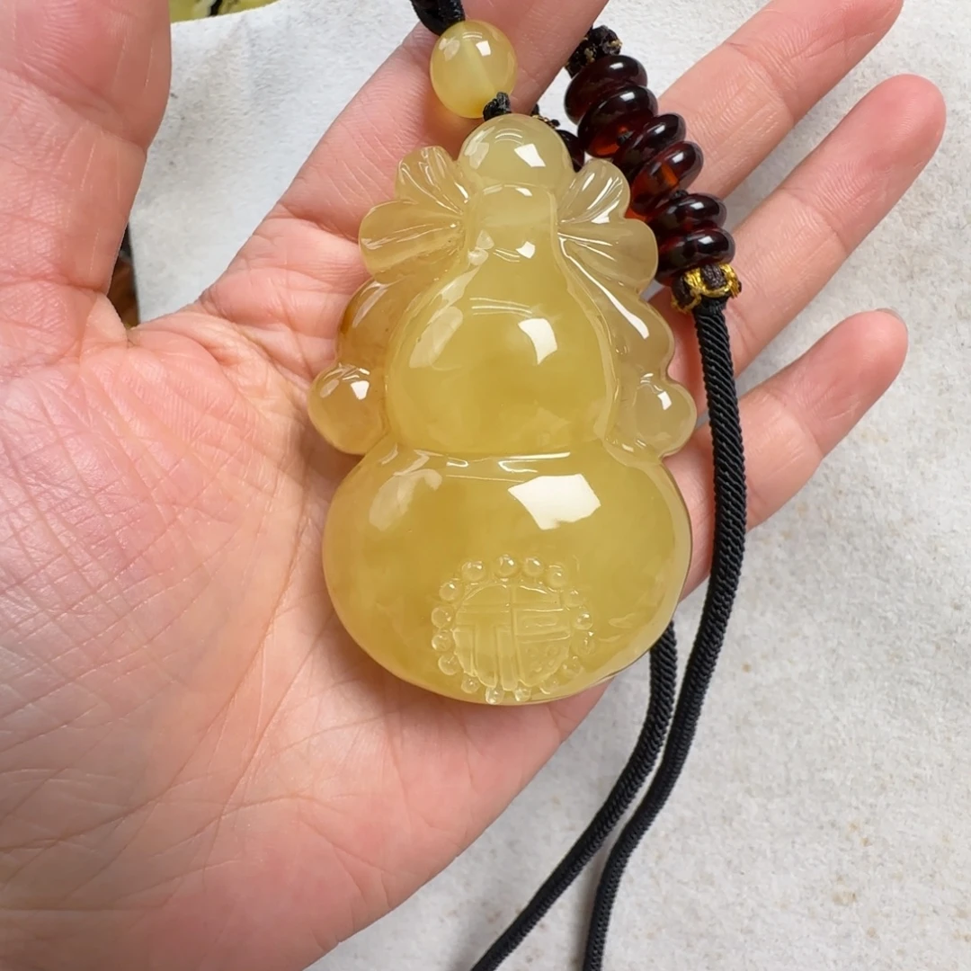 红***莓蜜蜡未镶嵌珠宝奇石