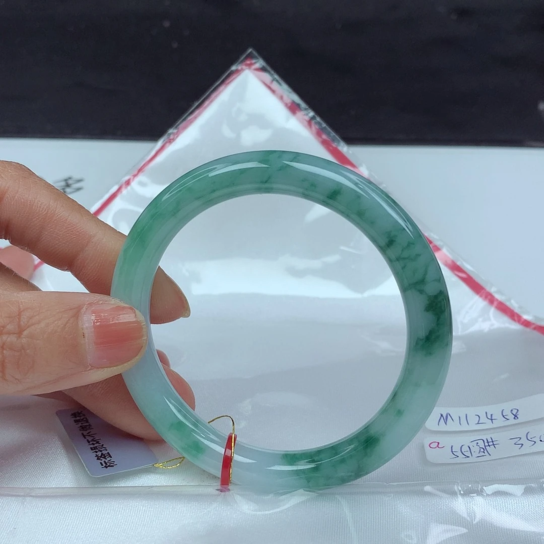 翡翠手镯未镶嵌55圈2458