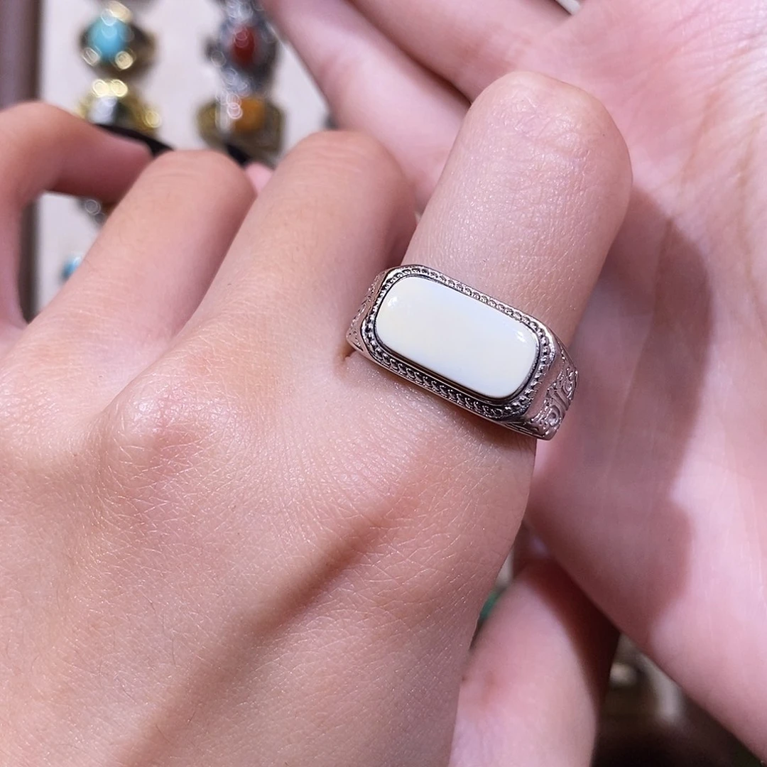 神***稣琥珀银S925镶嵌戒指