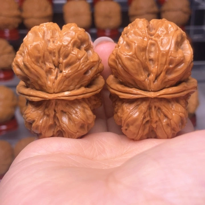 文玩核桃吊坠18盘石鬼脸