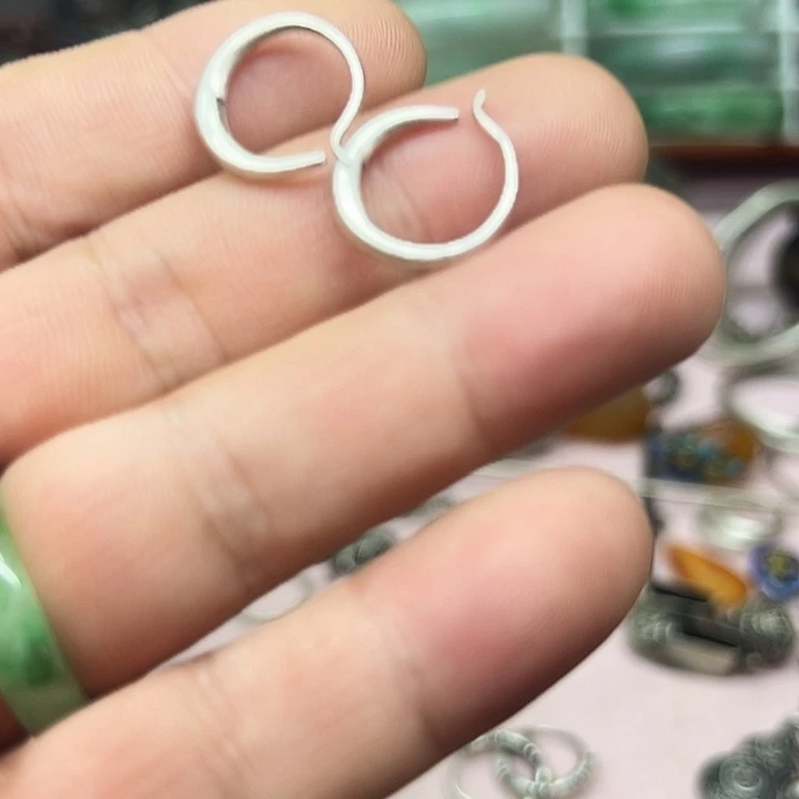 蓝****足银偏远地区不包邮的