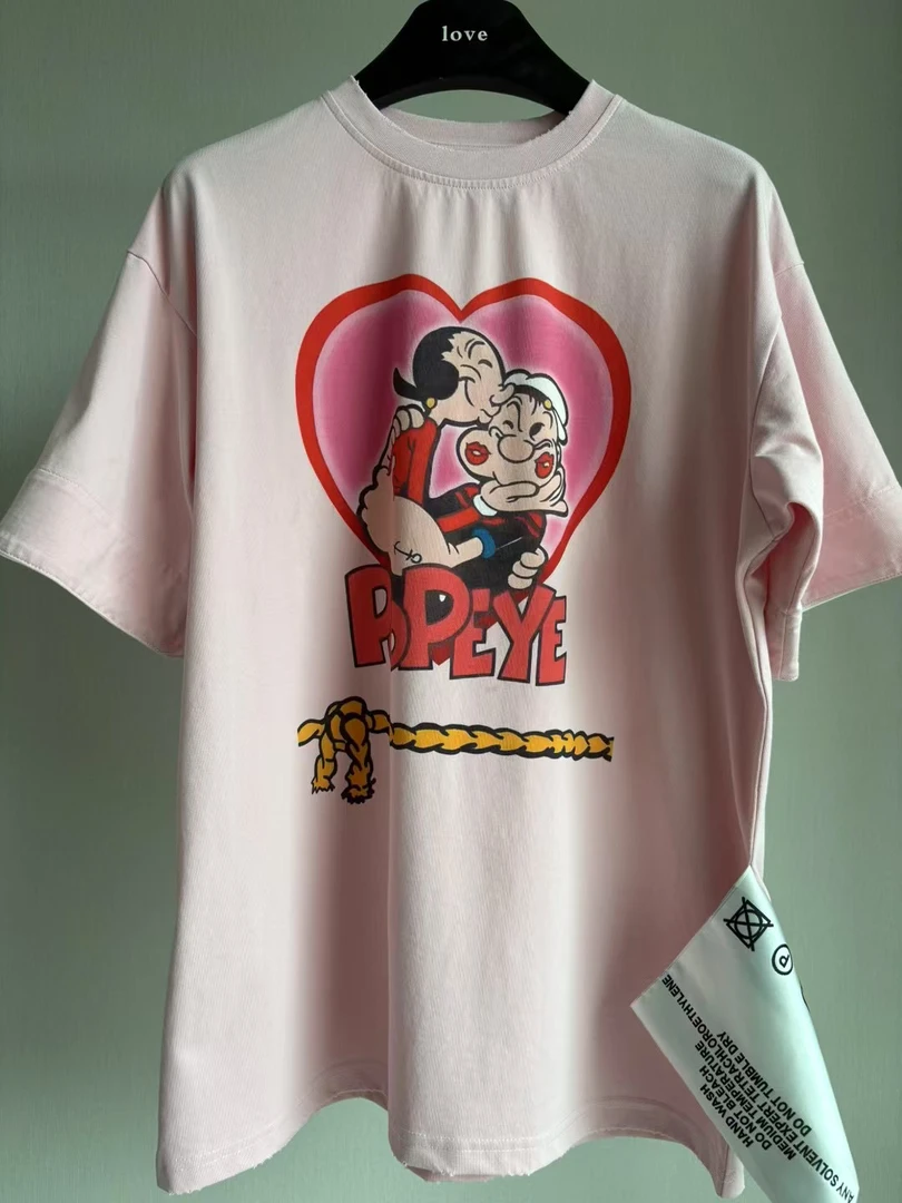 印花图案半袖袖口做了拼接宽松随性很有街头时髦感