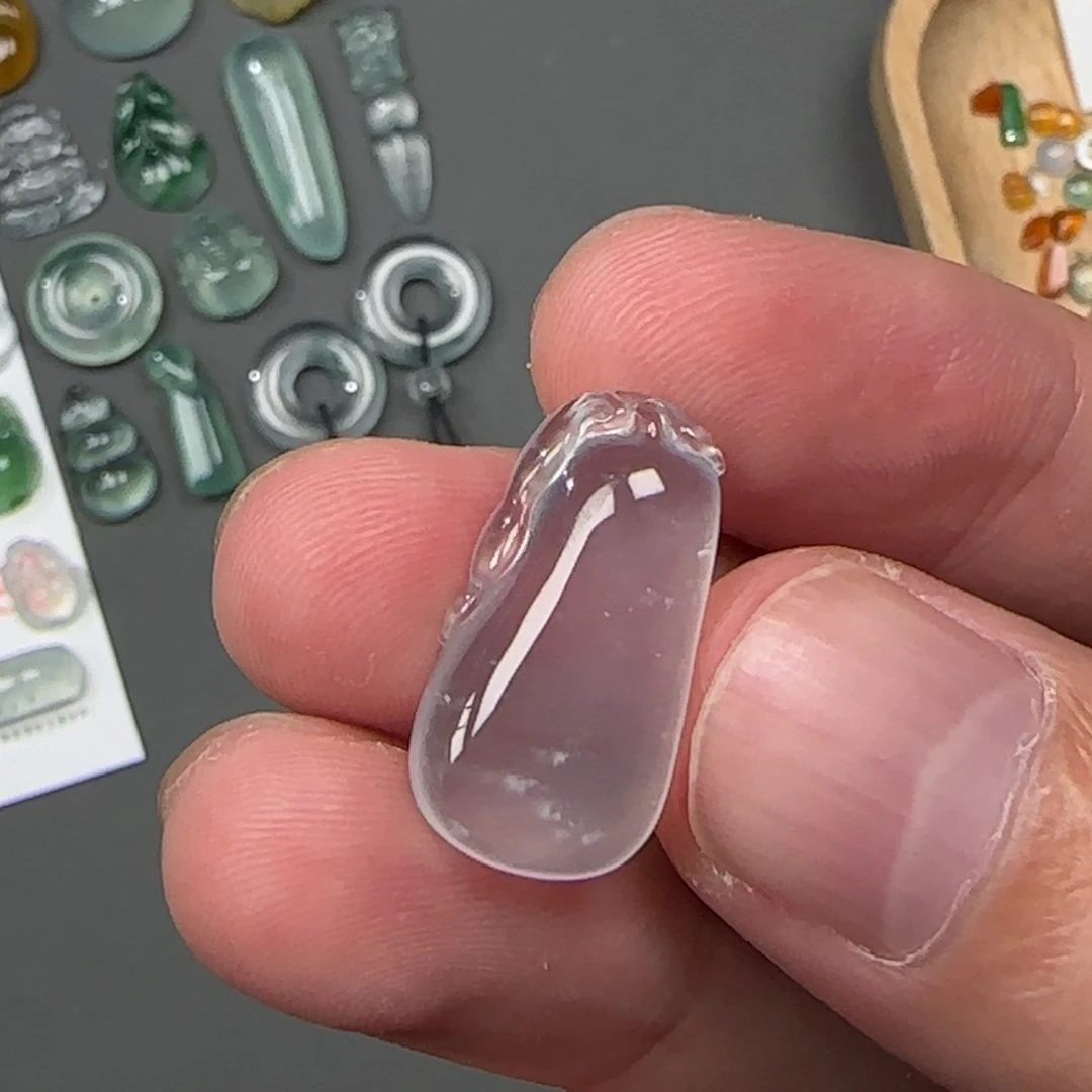 翡翠未镶嵌颈饰福瓜