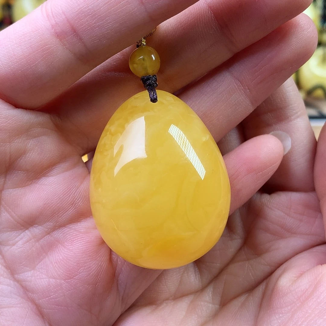 琥珀裸石未镶嵌吊坠