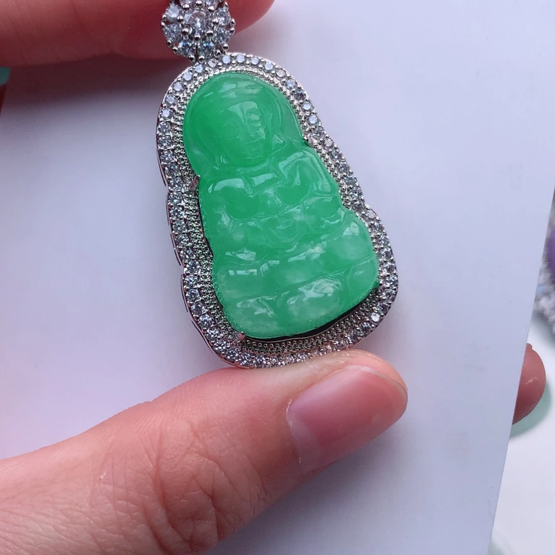 天然的缅料a货吊坠挂件